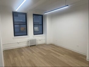 37 W 39th St, New York, NY for lease Interior Photo- Image 2 of 5