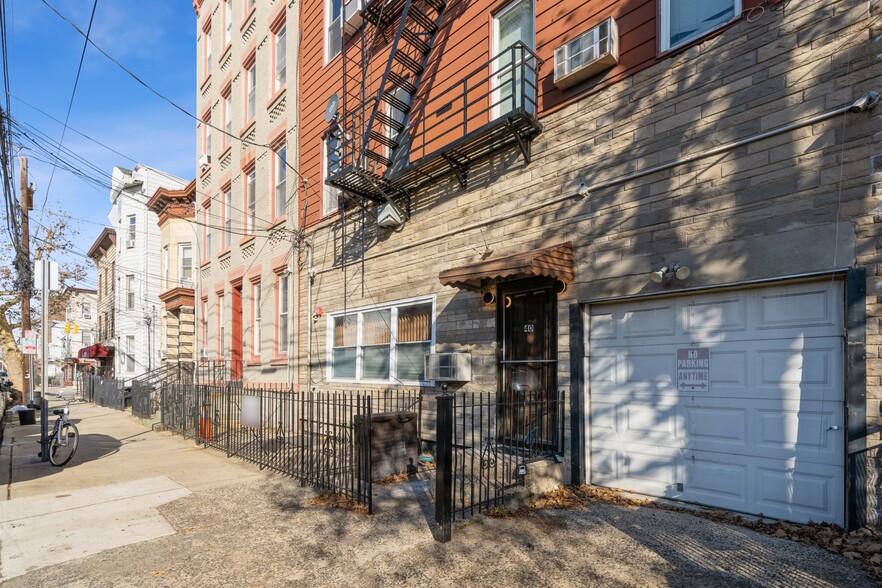 40 Beacon Ave, Jersey City, NJ for sale - Building Photo - Image 3 of 11