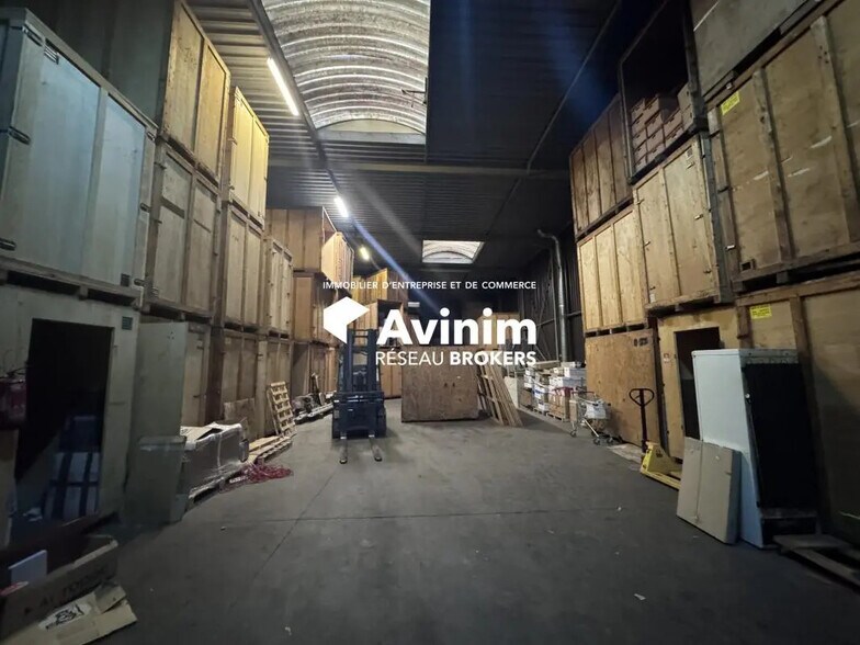 Industrial in Montreuil for lease - Building Photo - Image 2 of 3