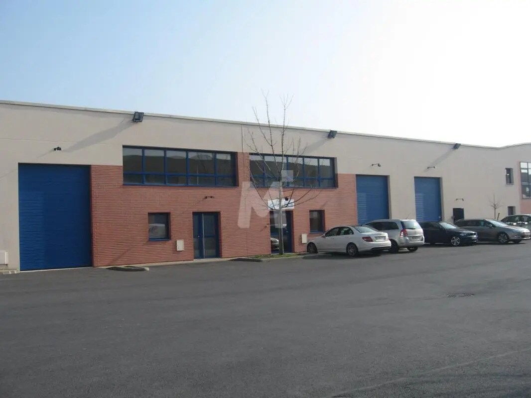 Flex in Moissy-Cramayel for lease Building Photo- Image 1 of 10