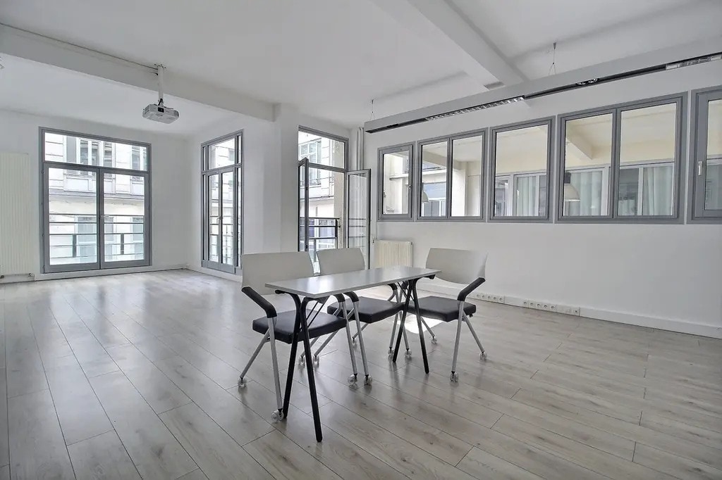 15 Rue Martel, Paris for lease Interior Photo- Image 1 of 9