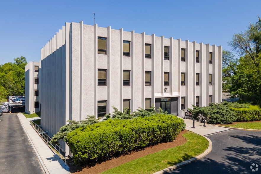 600 Sylvan Ave, Englewood Cliffs, NJ 07632 Office for Lease