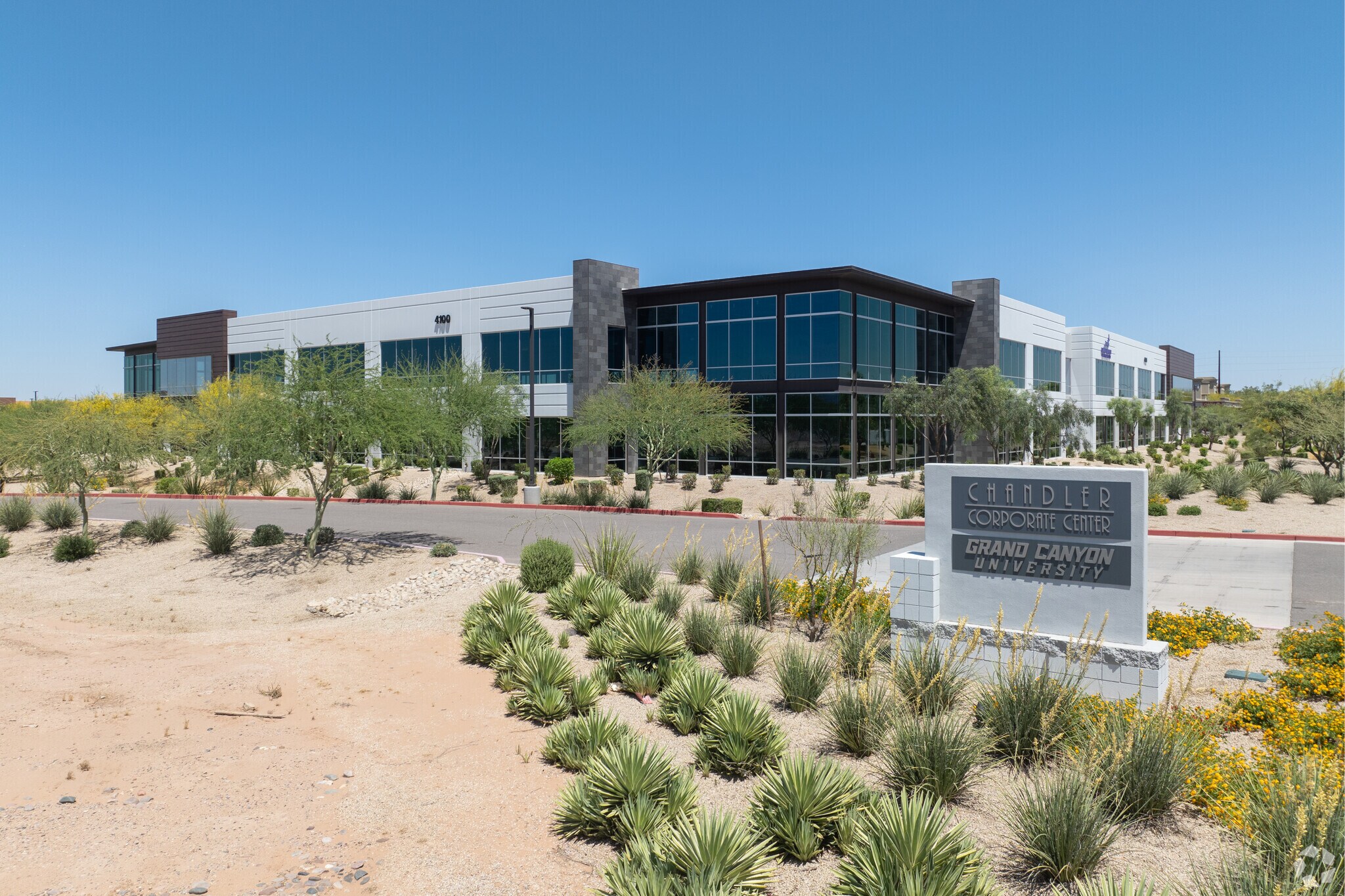 4100 W Chandler Blvd, Chandler, AZ for lease Building Photo- Image 1 of 17