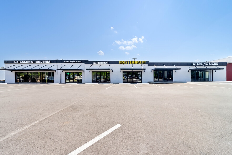 2805 Fort Campbell Blvd, Clarksville, TN for lease - Building Photo - Image 3 of 6