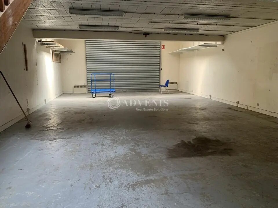 Flex in Voisins-le-Bretonneux for lease Interior Photo- Image 1 of 10