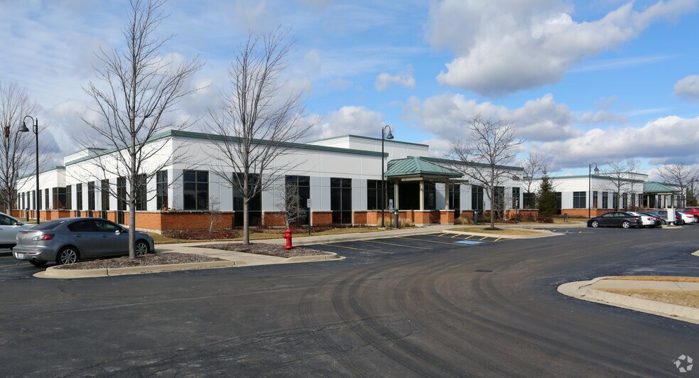 25512591 Compass Rd, Glenview, IL 60026