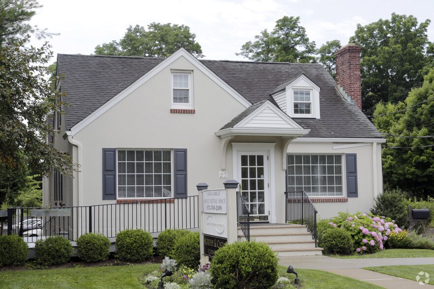27 E Main St, Mendham, NJ for sale - Primary Photo - Image 1 of 1