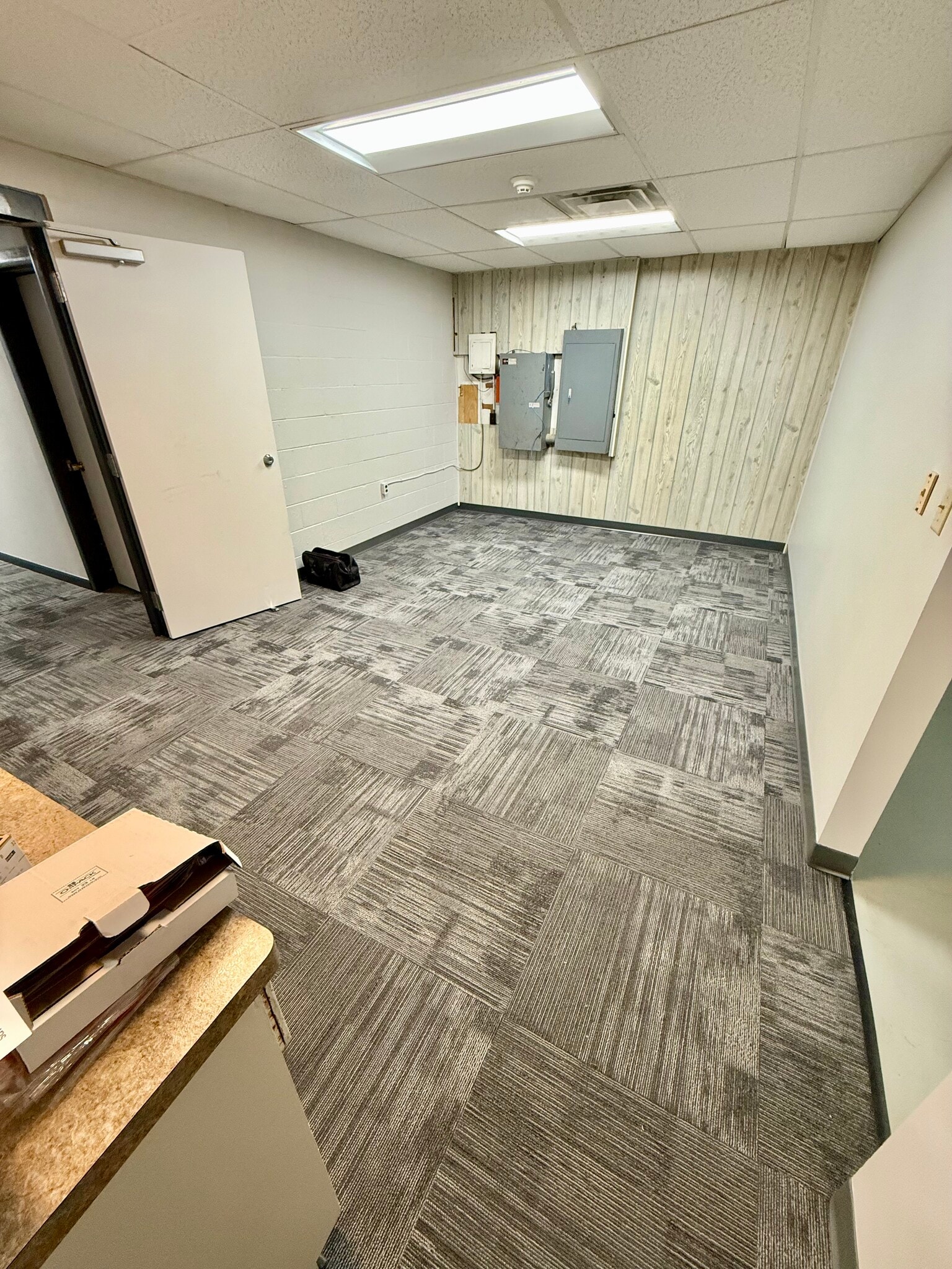 702-708 Congress Park dr, Washington Township, OH for lease Interior Photo- Image 1 of 10