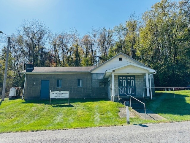 25 Colony Rd, Burgettstown, PA for sale - Primary Photo - Image 1 of 20