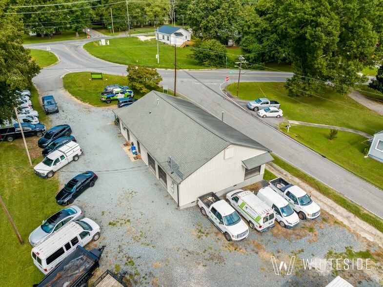 741 Wilshire Ave SW, Concord, NC for sale - Building Photo - Image 2 of 9