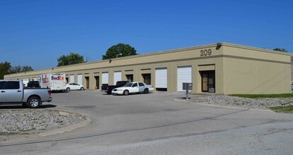 209 River Hills Dr, Nashville, TN for lease Building Photo- Image 1 of 2