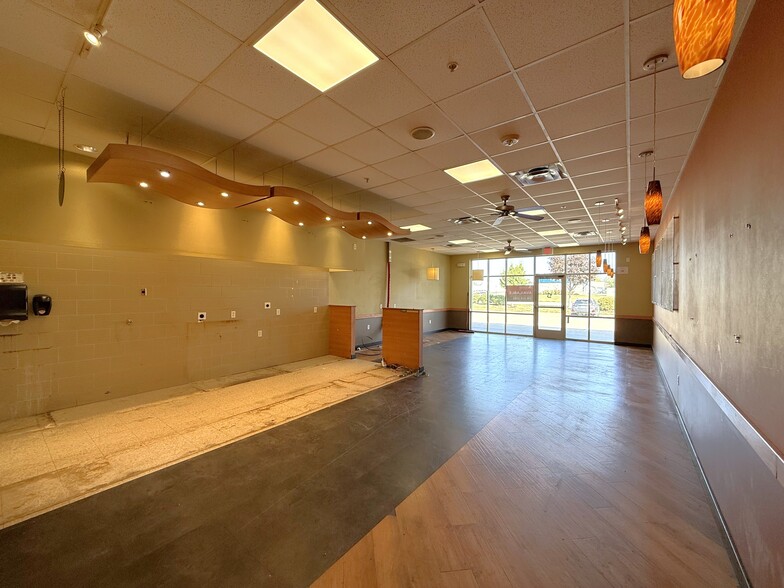 780 Community Dr, North Liberty, IA for lease - Building Photo - Image 2 of 4