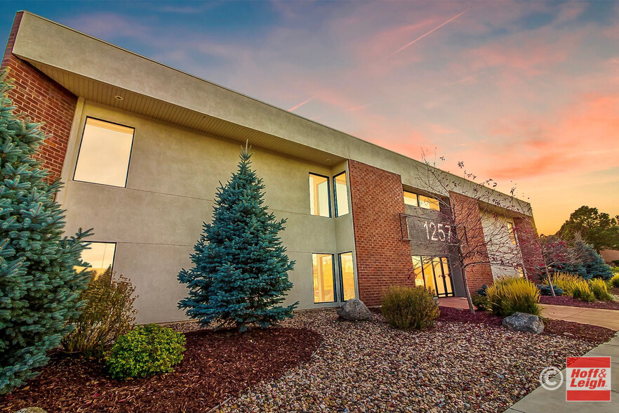 1257 Lake Plaza Dr, Colorado Springs, CO for lease - Building Photo - Image 1 of 3