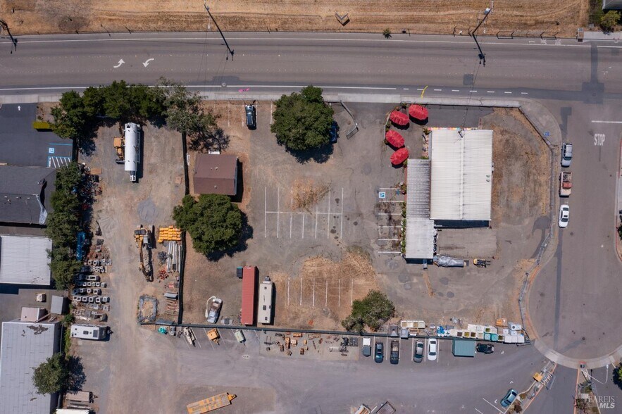 1480 Grove St, Healdsburg, CA for sale - Aerial - Image 3 of 43