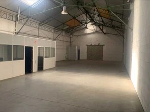 Flex in Vénissieux for lease Interior Photo- Image 2 of 5