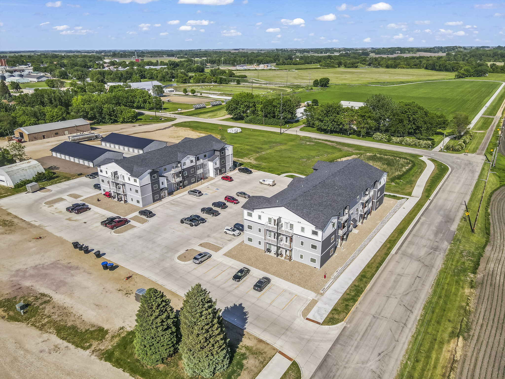 120 & 124 W Hatting St, Luverne, MN for sale Building Photo- Image 1 of 27