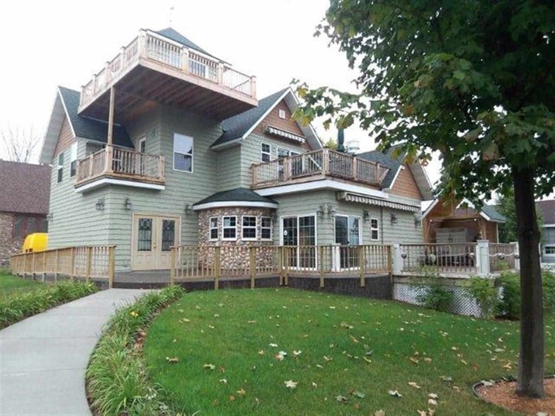 117 S 5th St, Crystal Falls, MI for sale - Primary Photo - Image 1 of 1