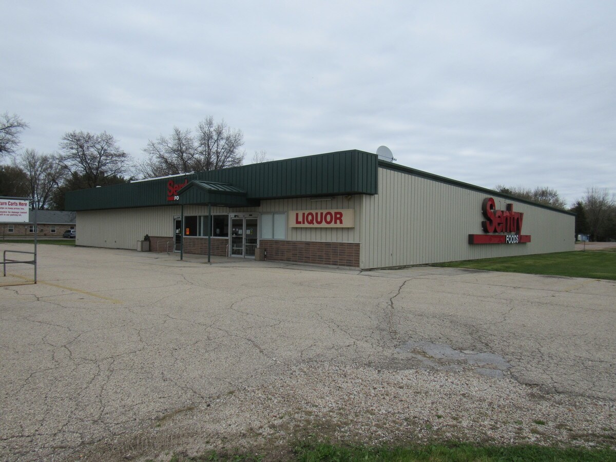 275 Laing St, Redgranite, WI 54970