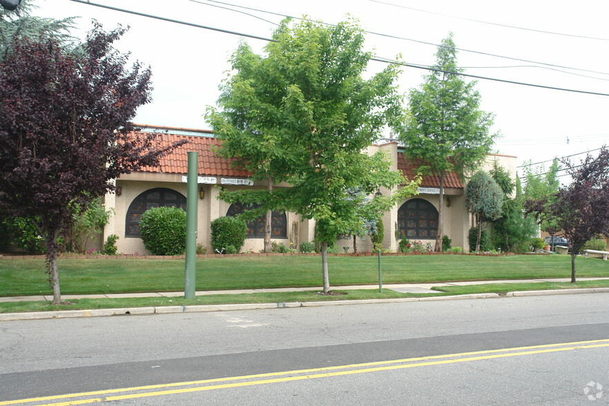 1700 W Elizabeth Ave, Linden, NJ for sale - Building Photo - Image 3 of 8