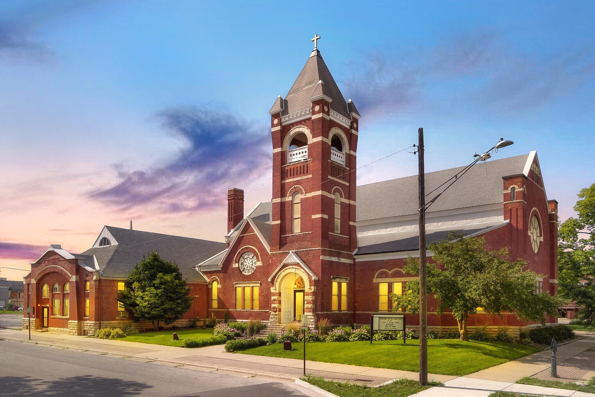 136 S 8th St, La Crosse, WI 54601