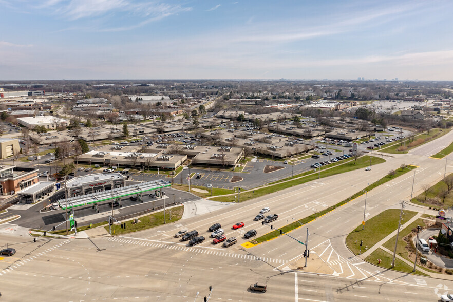 2500 W Higgins Rd, Hoffman Estates, IL for lease - Building Photo - Image 2 of 7