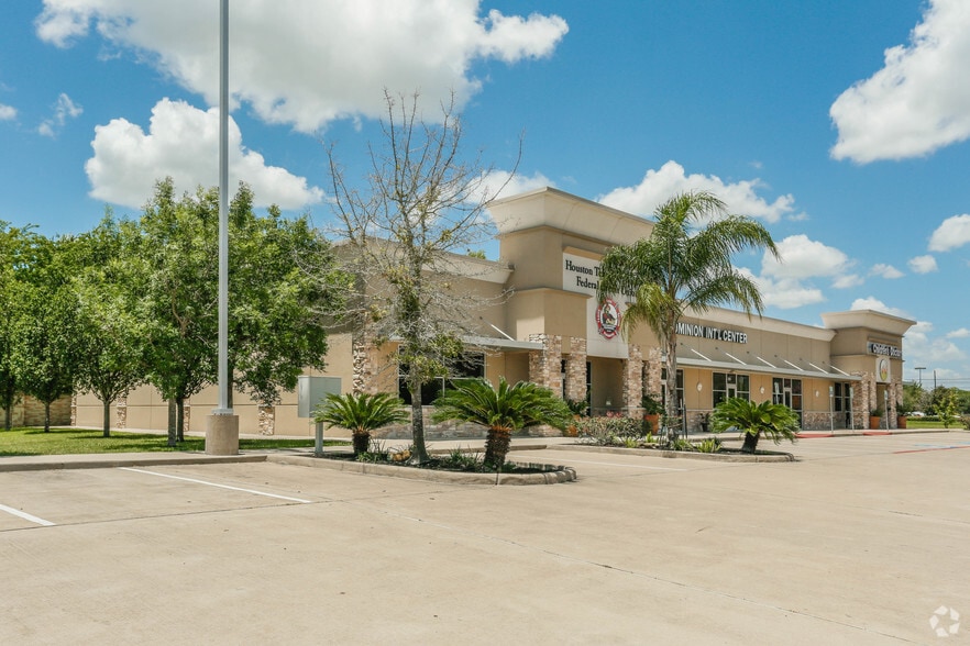 3030 Cullen Blvd, Pearland, TX 77584
