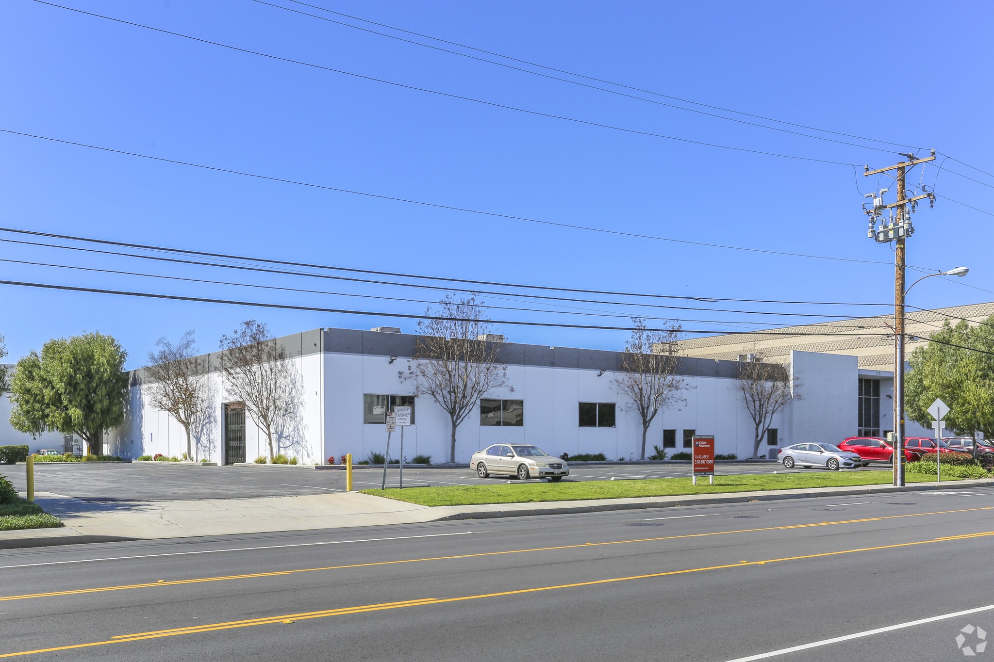 215 S Douglas St, El Segundo, CA for lease Primary Photo- Image 1 of 4