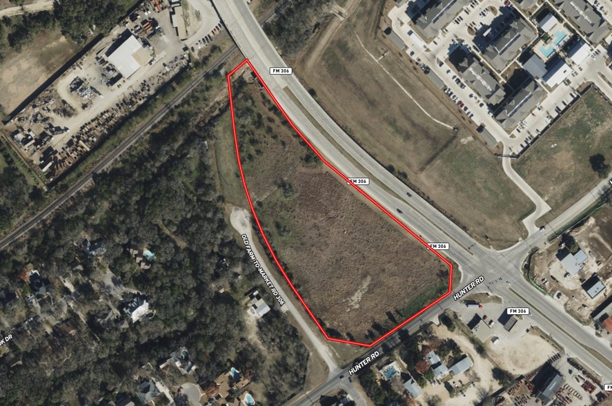 1951 Hunter Rd, New Braunfels, TX for sale - Primary Photo - Image 1 of 3