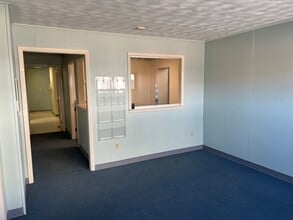 2000 Dudley Ave, Parkersburg, WV for lease Interior Photo- Image 1 of 13