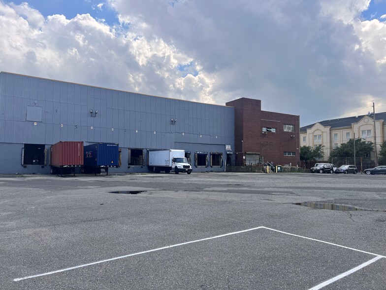 210-250 Passaic St, Newark, NJ for lease - Building Photo - Image 1 of 3