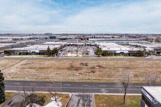 5550-5750 Boul Thimens, Saint-Laurent, QC - AERIAL  map view