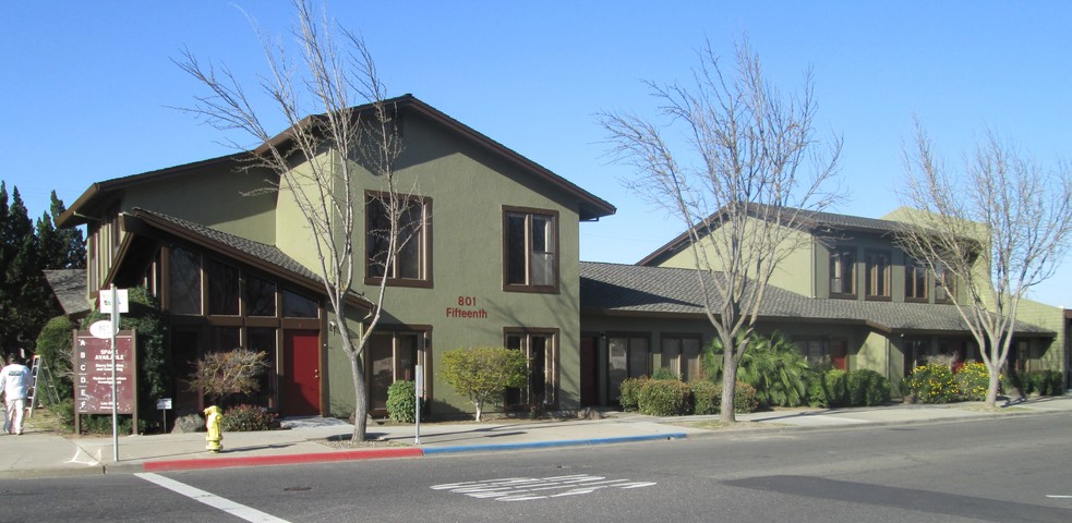 801 15th St, Modesto, CA for lease - Building Photo - Image 1 of 39