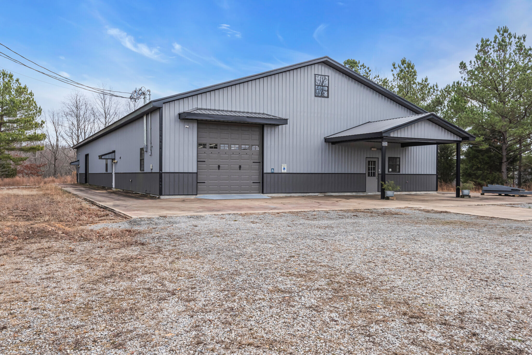 1052 Debolt Ln, Centerville, TN for sale Primary Photo- Image 1 of 1