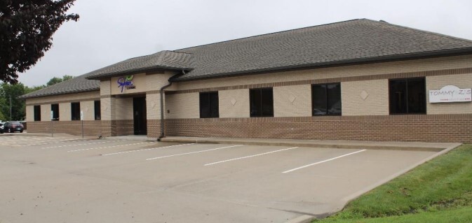 124 Springfield Ct, O'Fallon, IL for lease - Building Photo - Image 2 of 6