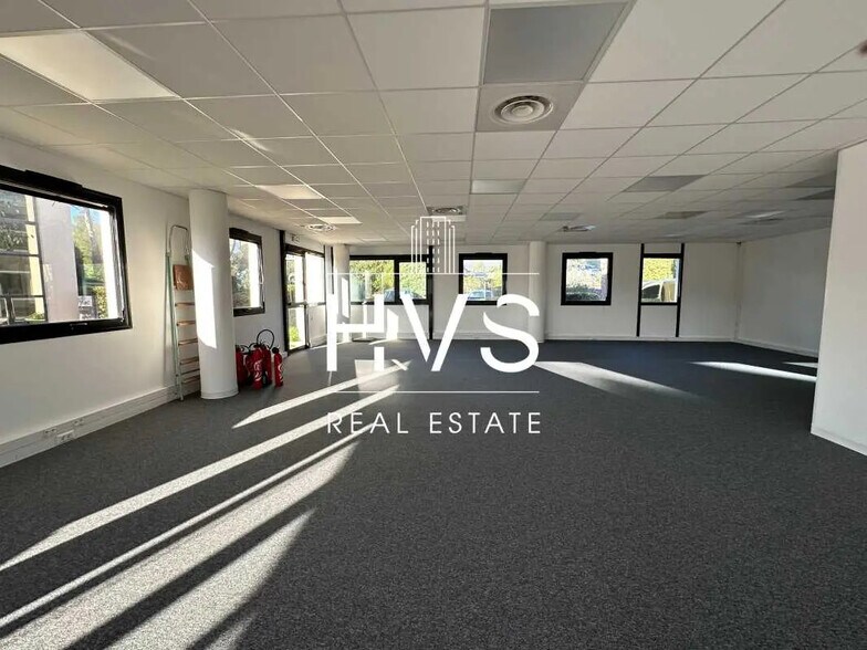 Office in Aix-en-Provence for sale - Interior Photo - Image 3 of 9