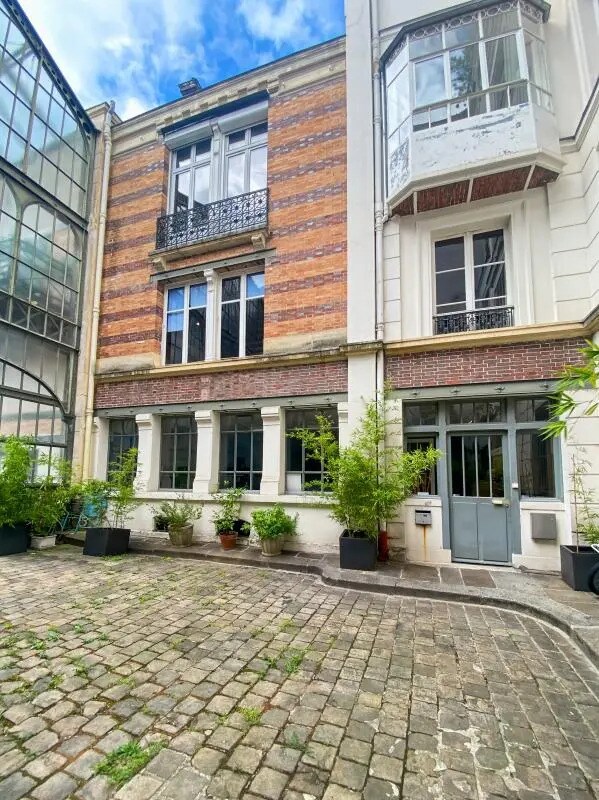 Office in Paris for lease Building Photo- Image 1 of 10