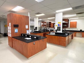 2121 2nd St, Davis, CA for lease Interior Photo- Image 2 of 26