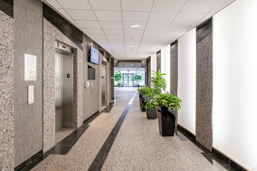 303 Terry Fox Dr, Ottawa, ON for lease - Lobby - Image 2 of 6