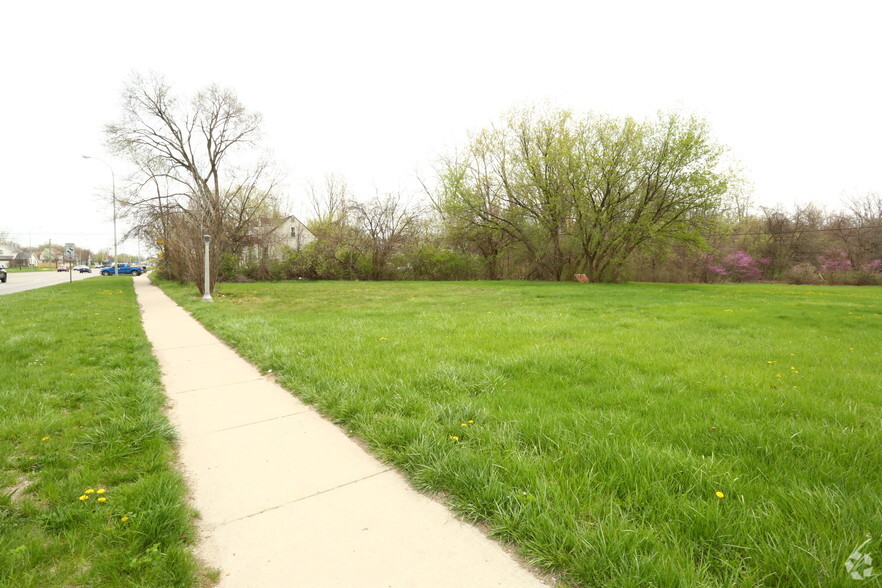 Eureka Rd, Taylor, MI for sale - Primary Photo - Image 1 of 1