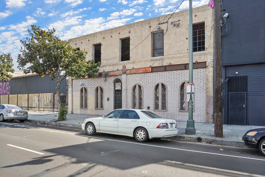 3310 S Main St, Los Angeles, CA for lease - Building Photo - Image 2 of 24