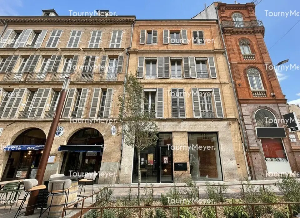 Retail in Toulouse for lease Building Photo- Image 1 of 10