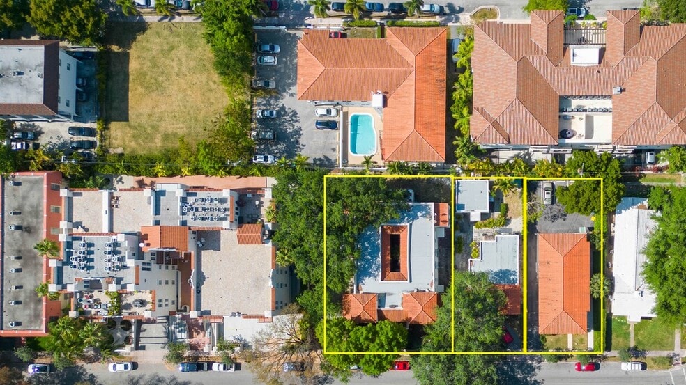 305 Navarre Ave, Coral Gables, FL for sale - Aerial - Image 2 of 8