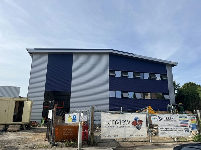 Station Approach, Waltham Cross for lease - Building Photo - Image 2 of 9