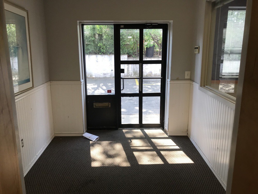 37 Whitcomb St, Waltham, MA for sale Other- Image 1 of 1