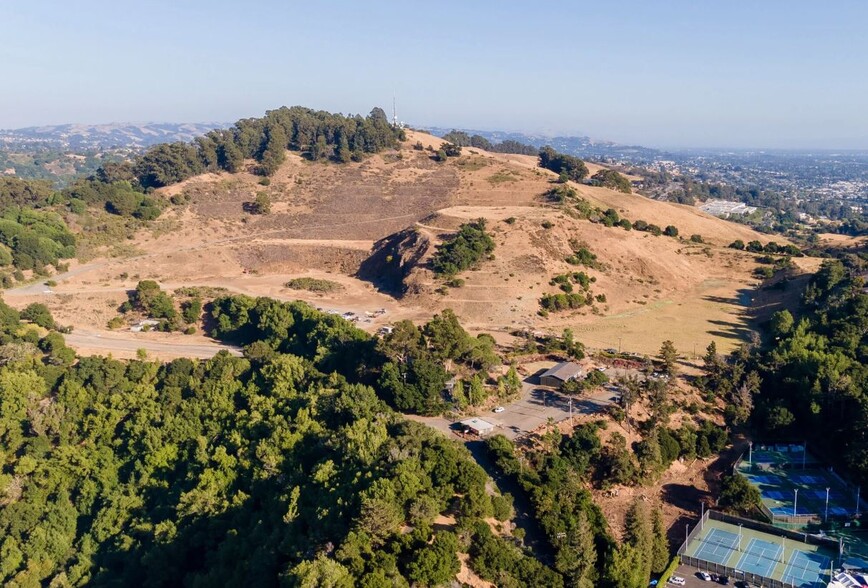 13591 Lake Chabot Rd, San Leandro, CA for lease - Aerial - Image 1 of 10