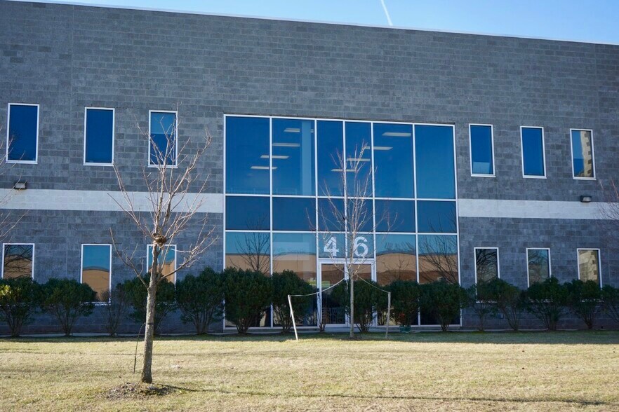 46 Whelan Rd, East Rutherford, NJ for lease - Building Photo - Image 2 of 6