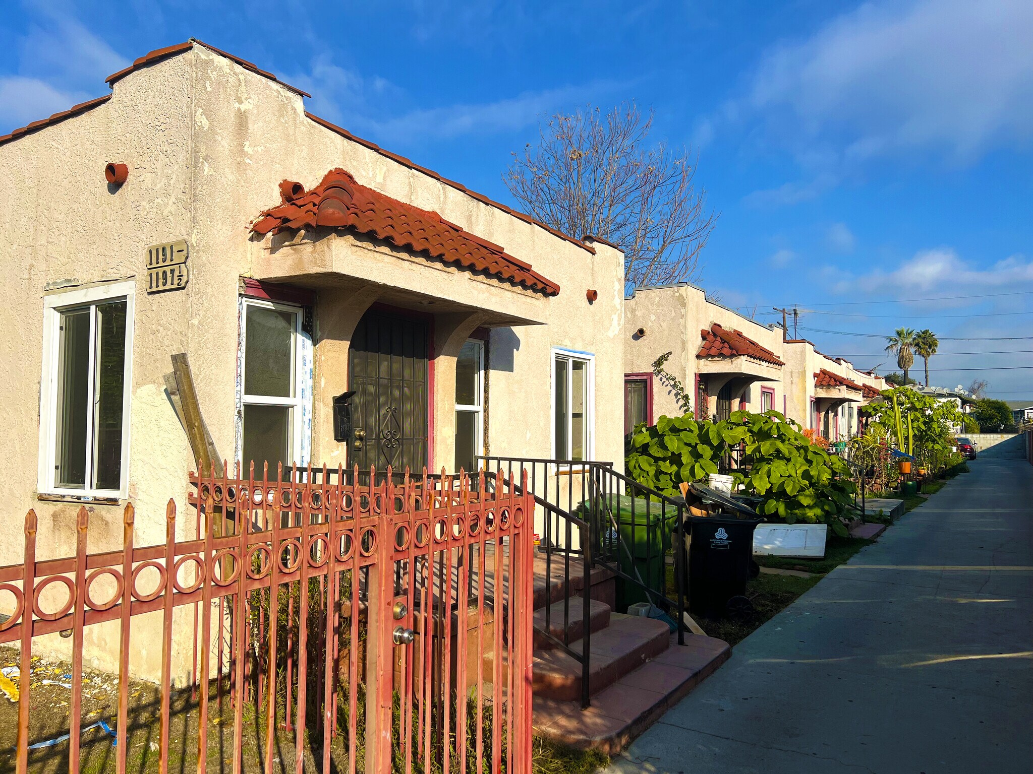 1191 W 39th Pl, Los Angeles, CA for sale Primary Photo- Image 1 of 1