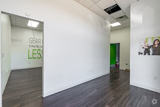 4609-4637 Poplar Ave, Memphis, TN for lease Interior Photo- Image 2 of 7