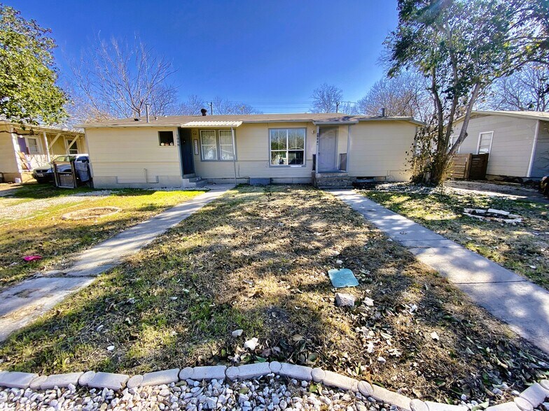 1006 Haynes St, San Marcos, TX 78666