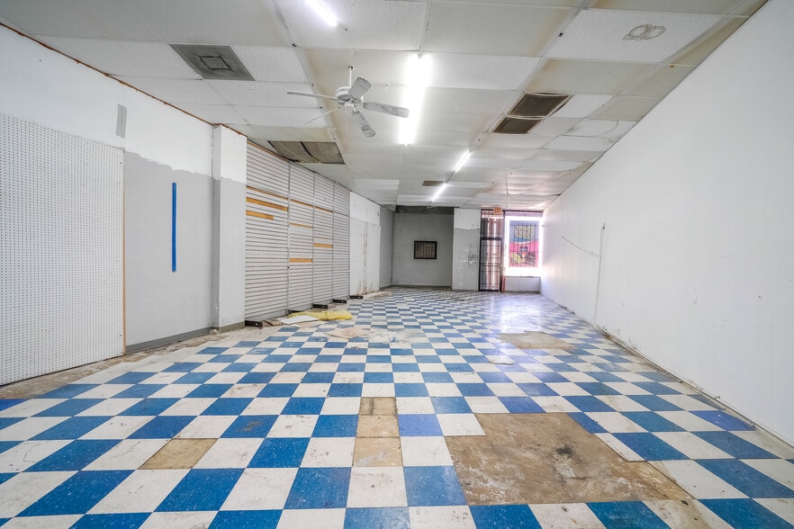 4906 Harrisburg Blvd, Houston, TX for lease - Interior Photo - Image 3 of 30